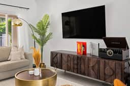 Palm Springs Luxury: Pool, Hot Tub & Downtown Access - Image 3
