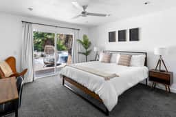 Palm Springs Luxury: Pool, Hot Tub & Downtown Access - Image 5