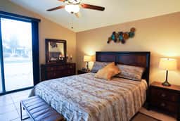 Stylish Condo with Golf Course Views - Image 3