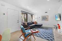 Stylish Ground-Floor Condo - Image 3