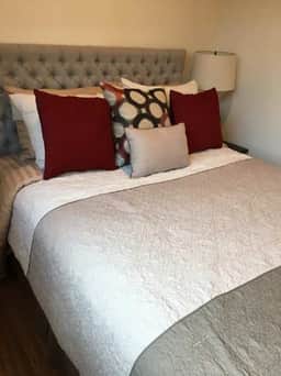 One Bedroom Central to Studios walk to NoHo West - Image 2