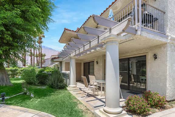 Ground-Floor Condo with Pool & Spa Access - Image 1