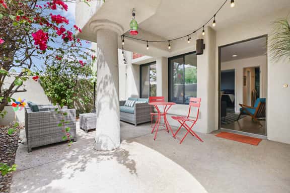 Stylish Ground-Floor Condo - Image 1