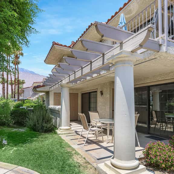 Ground-Floor Condo with Pool & Spa Access - Image 1