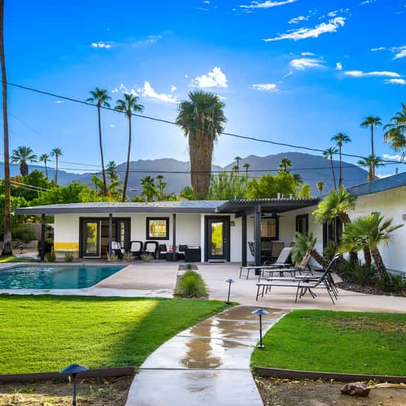 South Palm Desert Pool Home, Mtn View, Sleeps 8 - Image 1