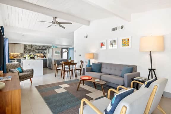 Mountain-View Retreat: Pet-Friendly Home with Private Pool - Image 2