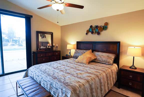 Stylish Condo with Golf Course Views - Image 3