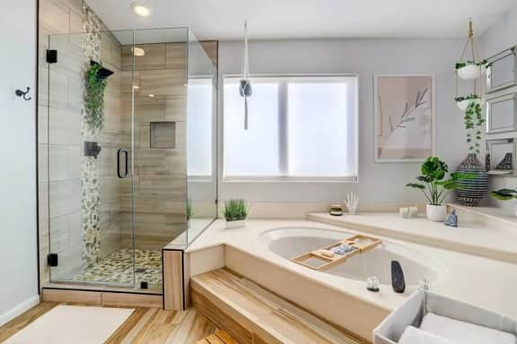 Private Saltwater Pool & Hot Tub Oasis w/ WiFi - Image 4