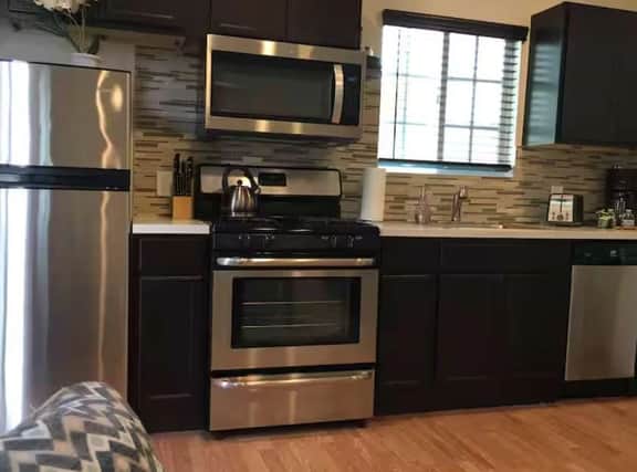 One Bedroom Central to Studios walk to NoHo West - Image 5
