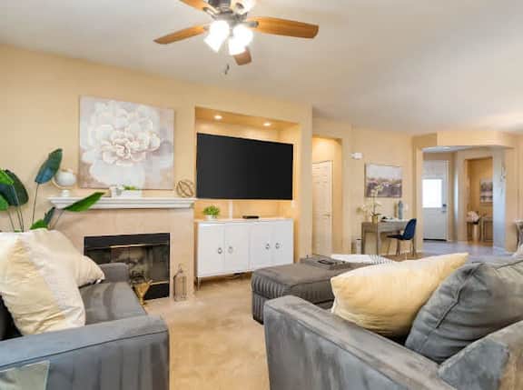 Golf Course Community Home with Pickleball & Mountain Views - Image 4