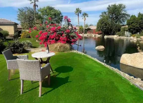 Country club Home with Lakeside Views Golf - Image 4
