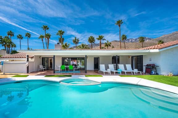 3BR Mid-Century Home Pool, Hot Tub & Gym - Image 2