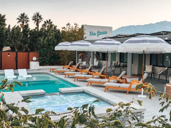 8BR Desert Oasis Pool, Hot Tub & Mountain Views - Image 1