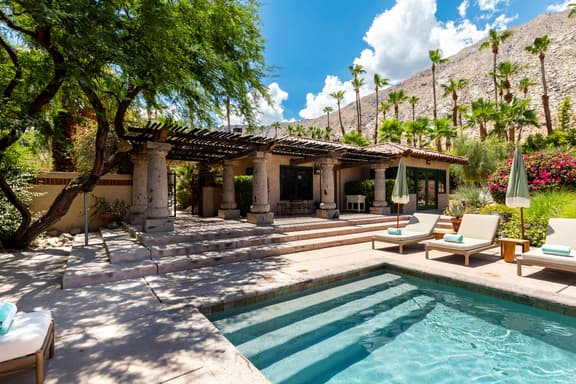 5BR Luxury Villa w Pool & Mountain Views - Image 1