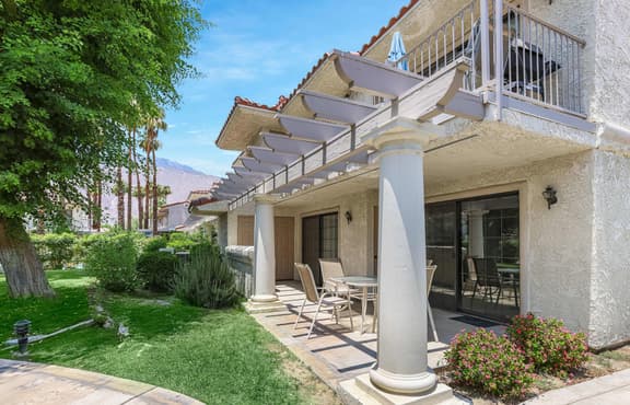 Ground-Floor Condo with Pool & Spa Access - Image 1
