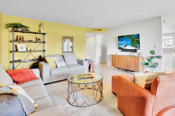 Relaxing Palm Springs Condo with Pool Access - Image 1