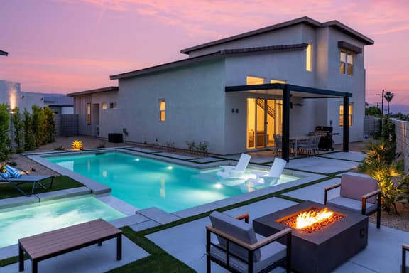 Luxury Desert 4BR Pool & Spa Retreat - Image 1