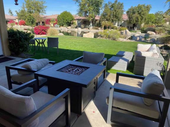 Country club Home with Lakeside Views Golf - Image 1