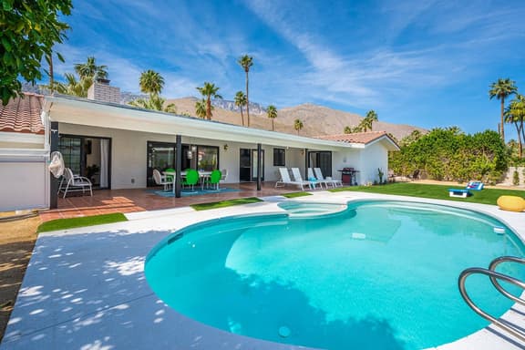 3BR Mid-Century Home Pool, Hot Tub & Gym - Image 1